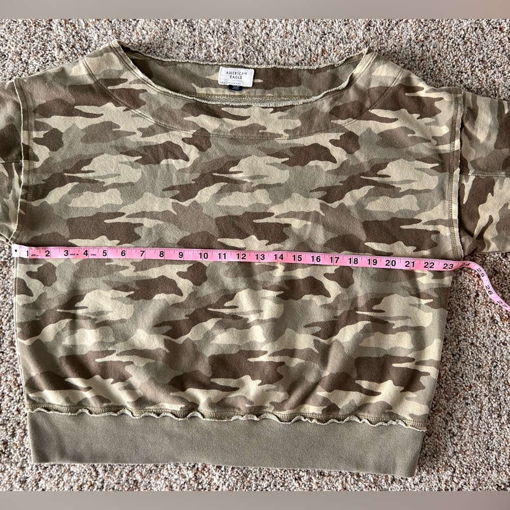 American Eagle Outfitters green Camouflage off the shoulder Top - Picture 3 of 6